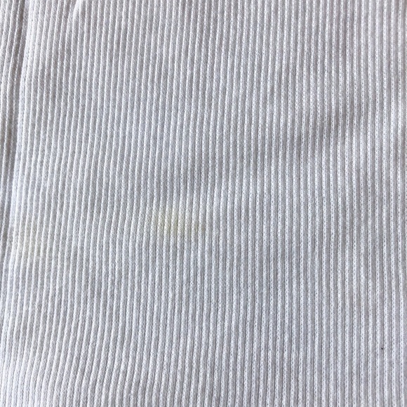 Off-white ribbed tank w/ lace flower appliques - Picture 8 of 8